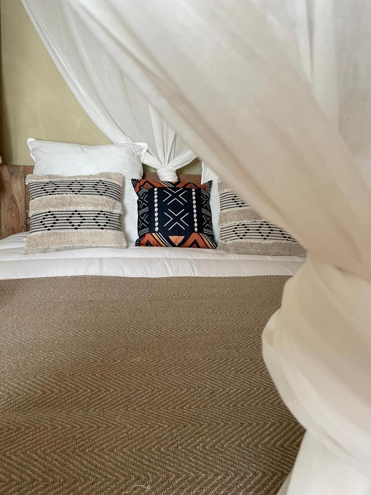 Serengeti Safari Room Sigean Exterior photo