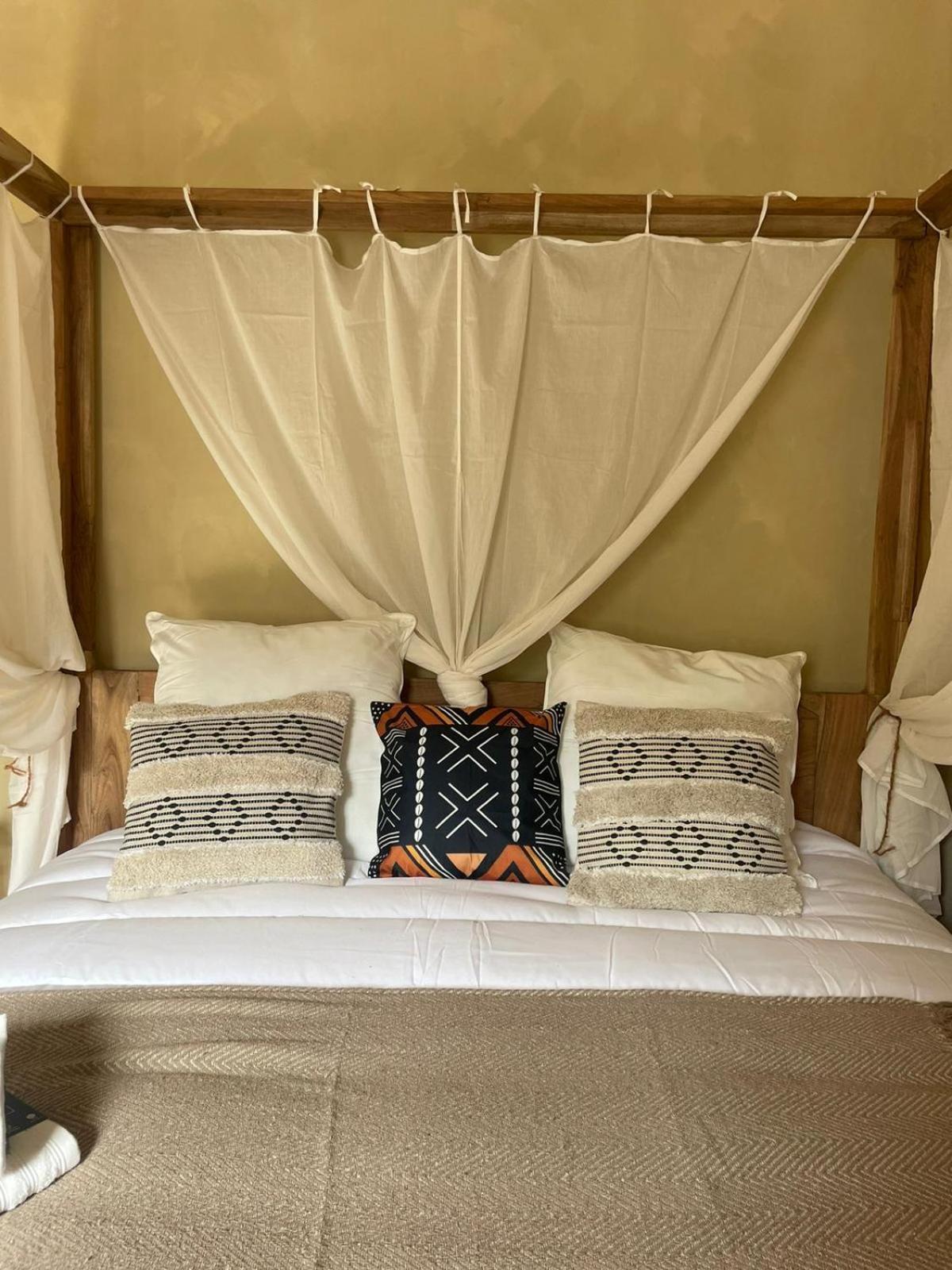 Serengeti Safari Room Sigean Exterior photo